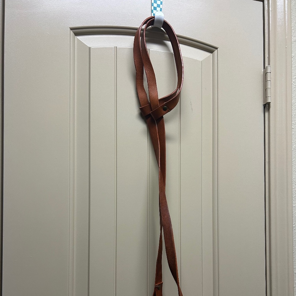 Parker Clay leather Maleda yoga strap
